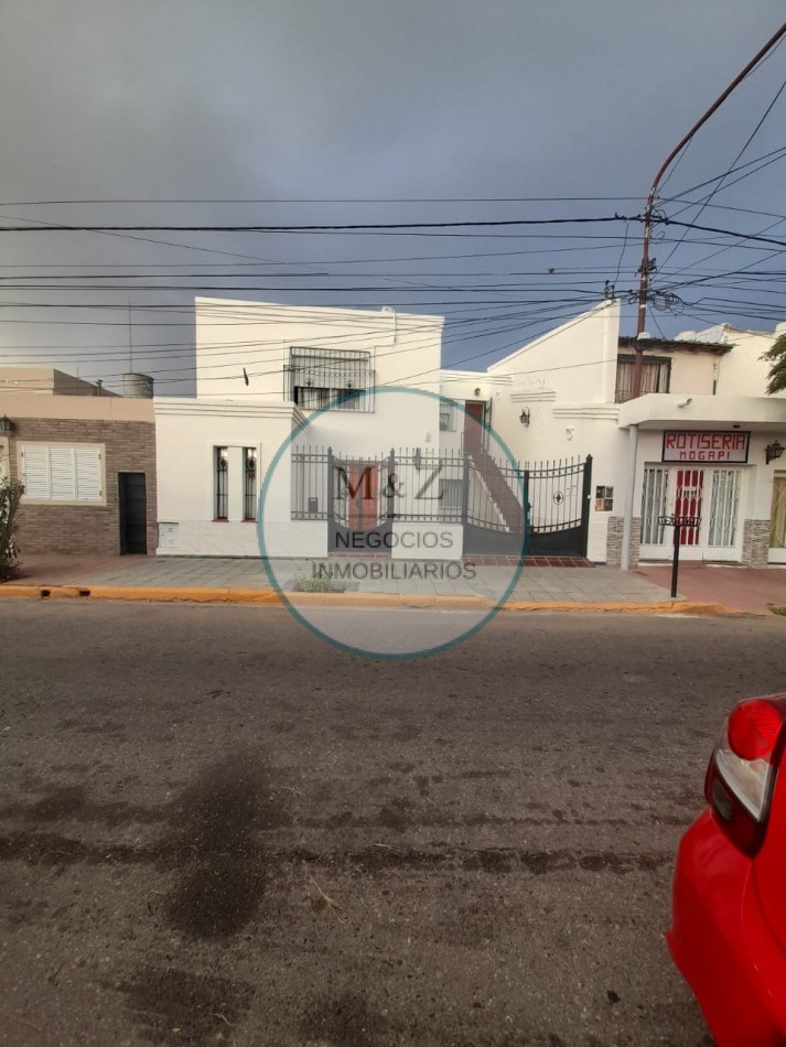 VENDE CASA DE 2 PLANTAS CENTRO SAN LUIS