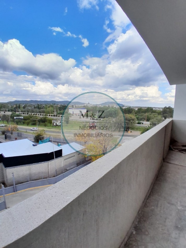 VENDE DEPARTAMENTO FRENTE AL SHOPING