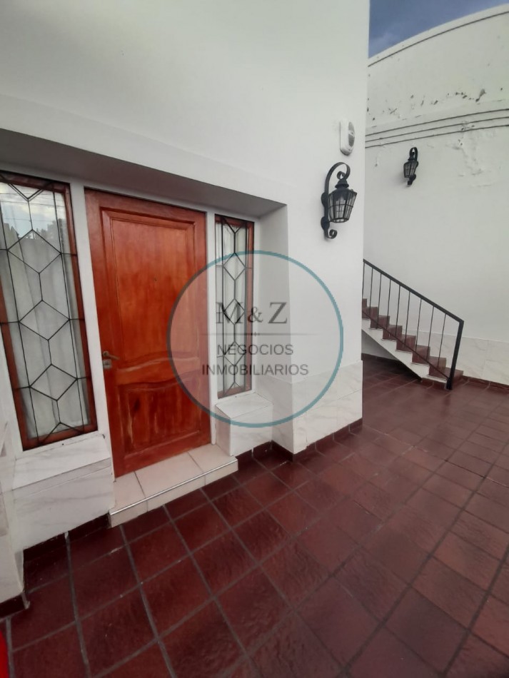 VENDE CASA DE 2 PLANTAS CENTRO SAN LUIS