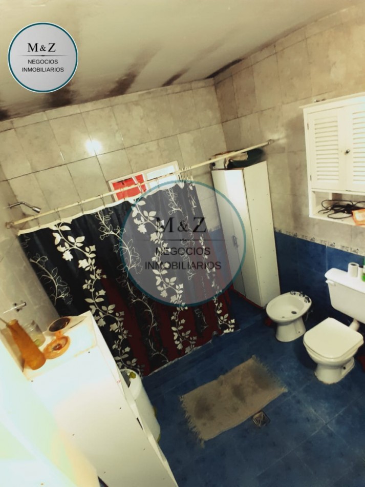 VENDE CASA ESQUINA CON GALPON Y DEPARTAMENTO