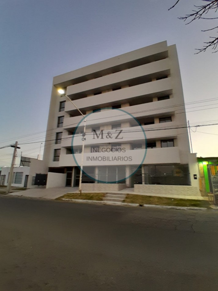 VENDE DEPARTAMENTO FRENTE AL SHOPING