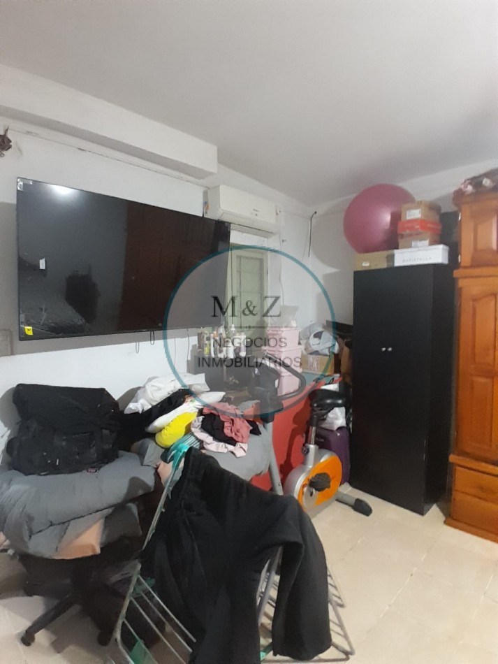 VENDE CASA ESQUINA CON GALPON Y DEPARTAMENTO