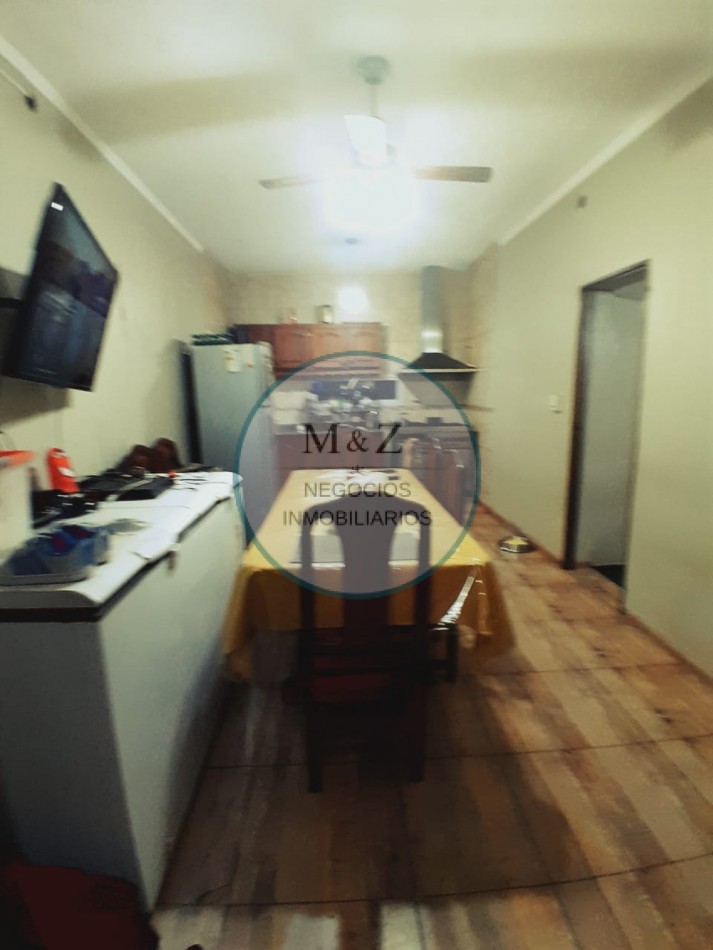 VENDE CASA ESQUINA CON GALPON Y DEPARTAMENTO