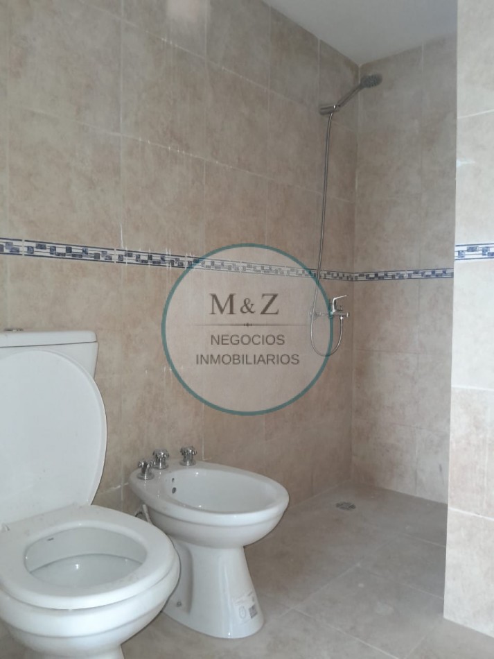 VENDE DEPARTAMENTO FRENTE AL SHOPING
