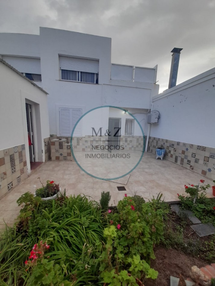 VENDE CASA DE 2 PLANTAS CENTRO SAN LUIS