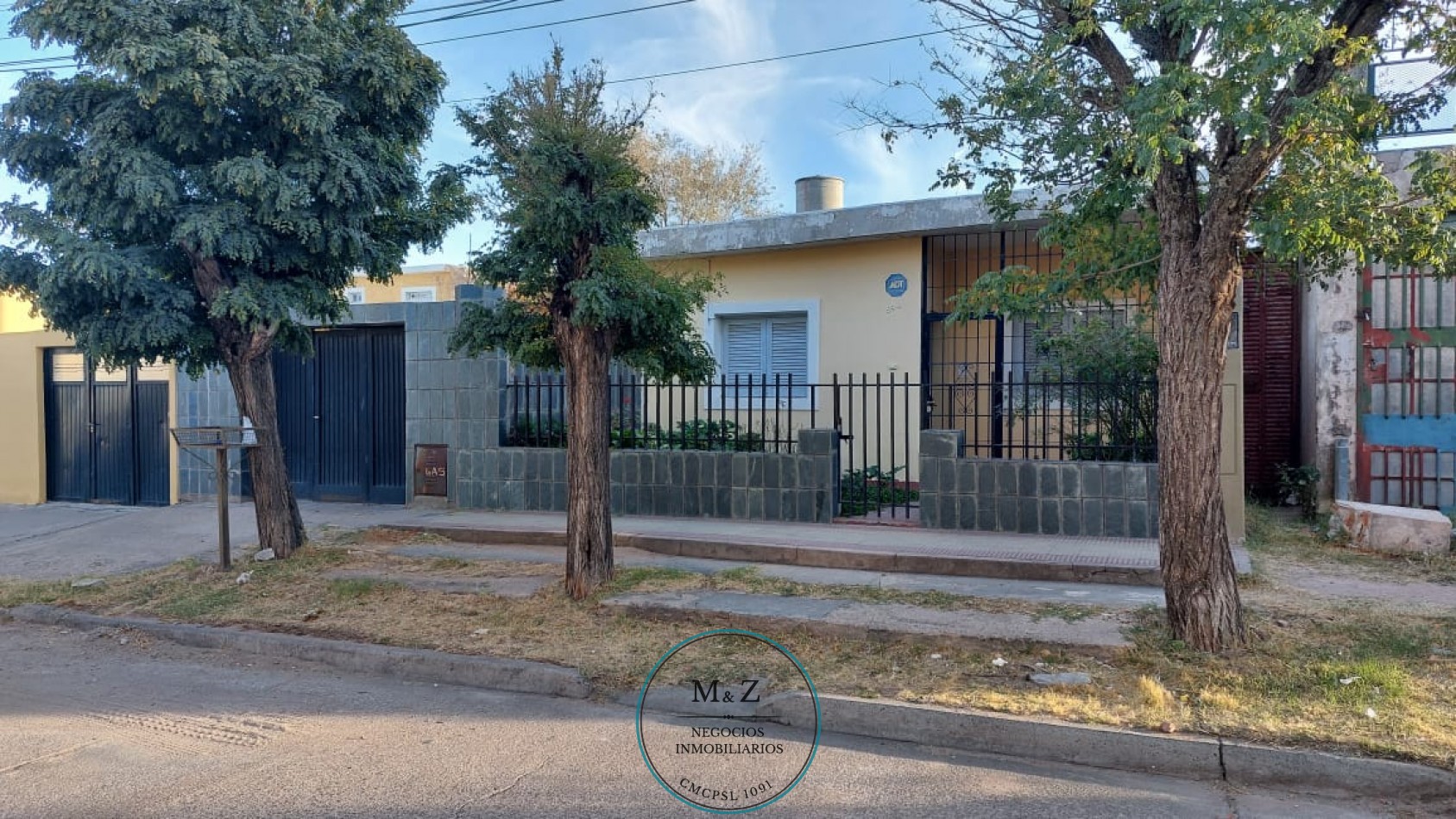 OPORTUNIDAD CASA A REFACCIONAR