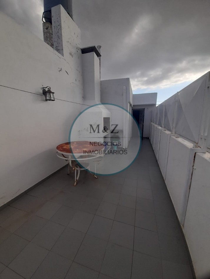 VENDE CASA DE 2 PLANTAS CENTRO SAN LUIS