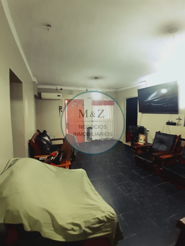 VENDE CASA ESQUINA CON GALPON Y DEPARTAMENTO