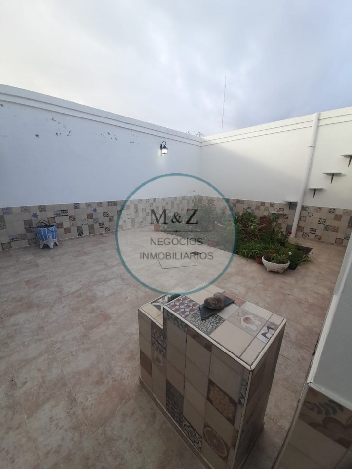 VENDE CASA DE 2 PLANTAS CENTRO SAN LUIS