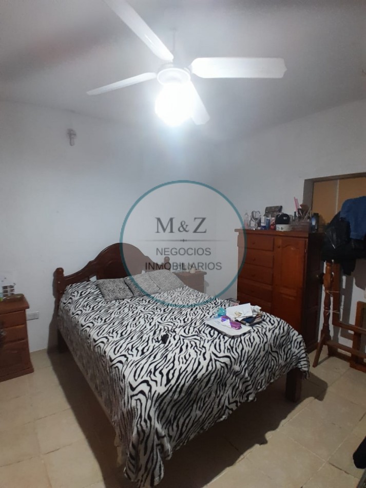 VENDE CASA ESQUINA CON GALPON Y DEPARTAMENTO