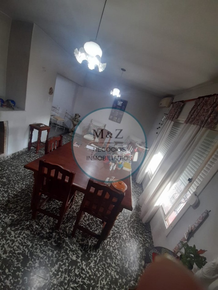 VENDE CASA DE 2 PLANTAS CENTRO SAN LUIS