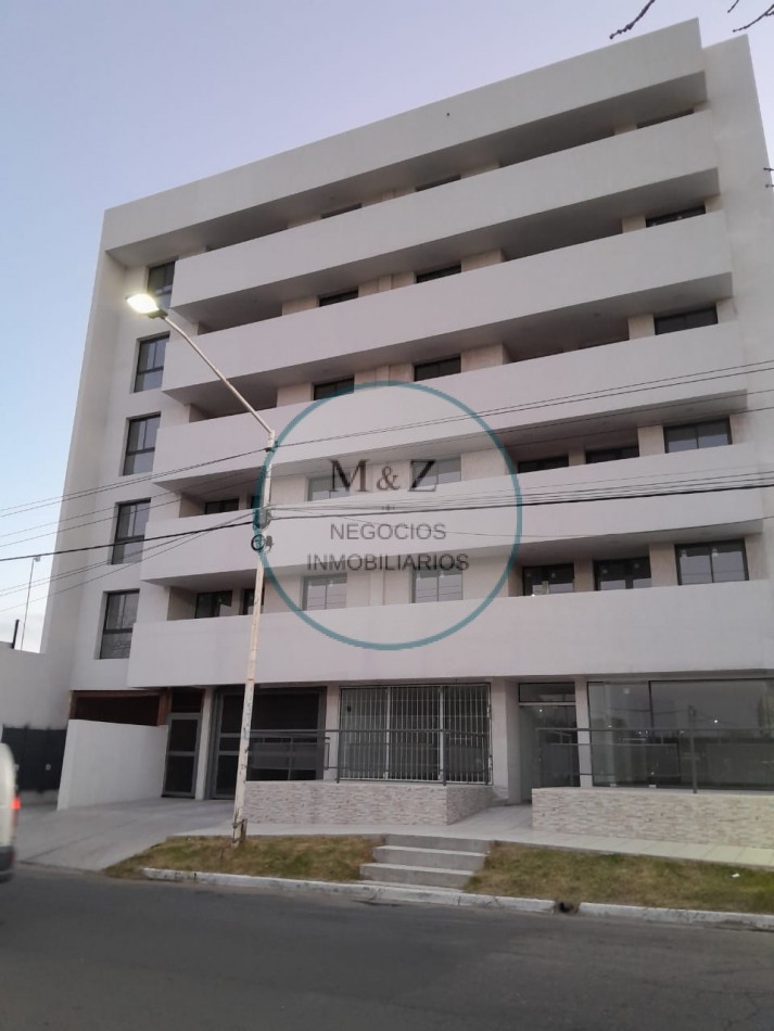 VENDE DEPARTAMENTO FRENTE AL SHOPING