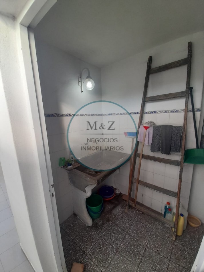 VENDE CASA DE 2 PLANTAS CENTRO SAN LUIS