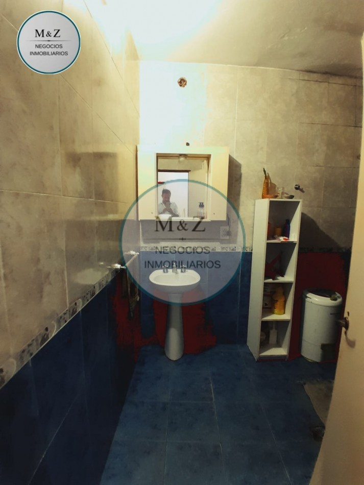 VENDE CASA ESQUINA CON GALPON Y DEPARTAMENTO