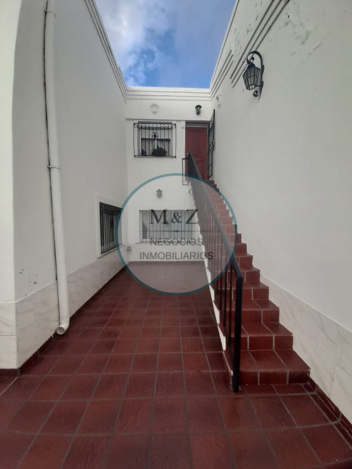 VENDE CASA DE 2 PLANTAS CENTRO SAN LUIS