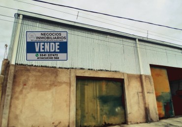 VENDE CASA ESQUINA CON GALPON Y DEPARTAMENTO