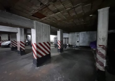 COCHERA EN EDIFICIO
