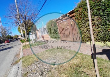 VENDE CASA CON QUINCHO 