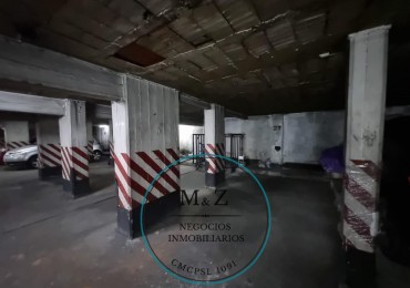 COCHERA EN EDIFICIO
