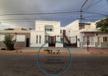 VENDE CASA DE 2 PLANTAS CENTRO SAN LUIS