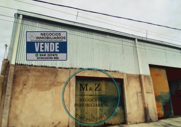 VENDE CASA ESQUINA CON GALPON Y DEPARTAMENTO